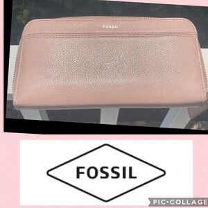Fossil Rose Dust leather zip around wallet EUC🩷